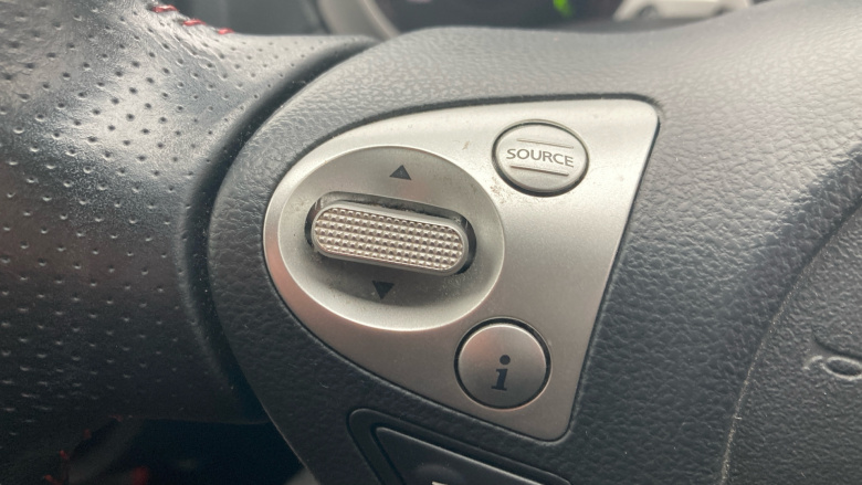 Nissan Juke 1.5 dCi Tekna 5dr Diesel Hatchback